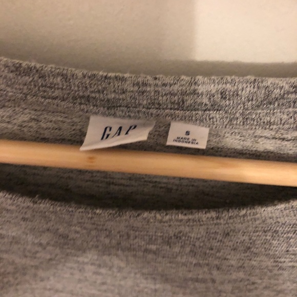 GAP ruffle top - Picture 3 of 4